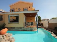 Schönes Haus mit Pool